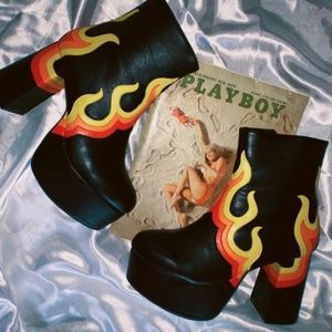 NIB Flame Burner Boots